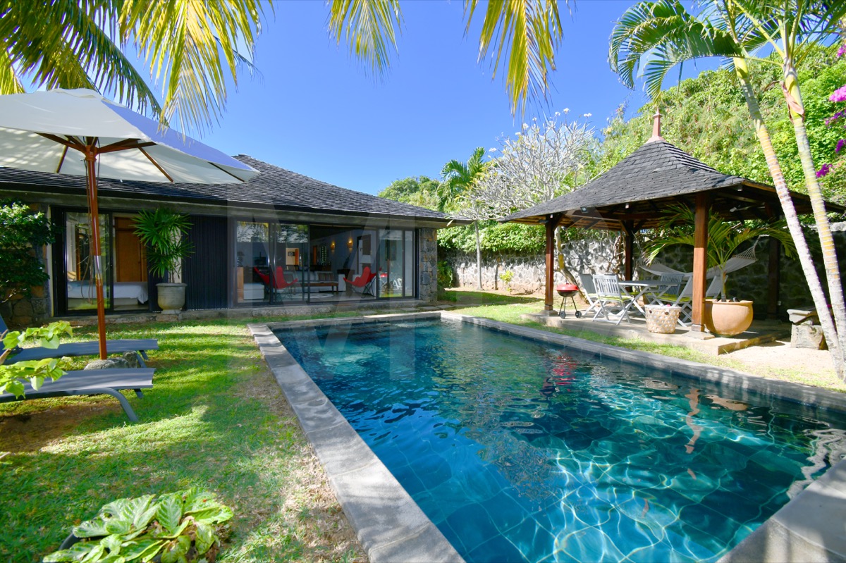 Elegant Villa with pool 100 % privacy close to the beach in Mauritius to rent