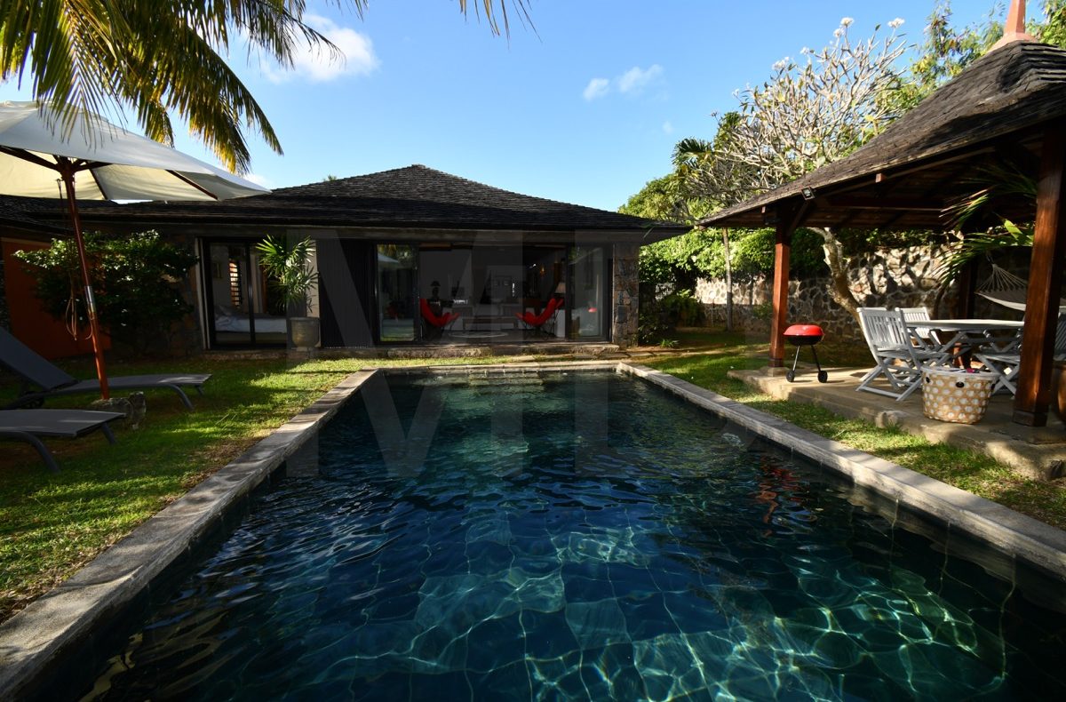 Элегантная вилла с бассейном 100 % уединение рядом с пляжем на Маврикии в аренду