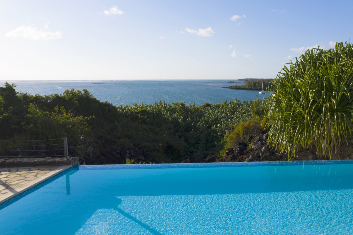 Villa The Bay con piscina Ocean e Bayfront con molo privato vicino a Ile aux Cerfs a Mauritius in affitto
